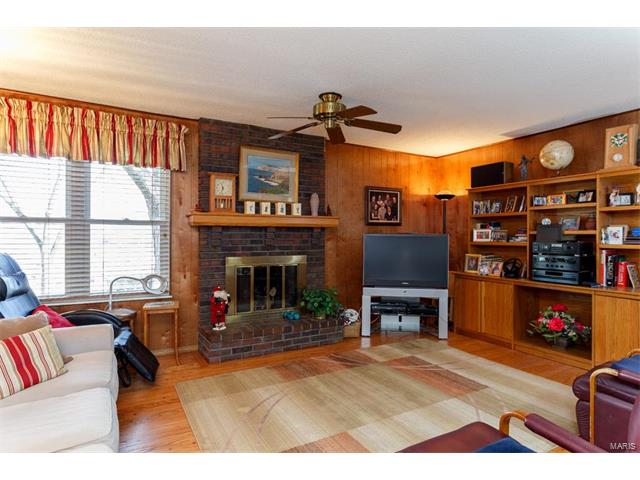 652 Tanglewilde Dr, Ballwin, MO 63011 photo 7