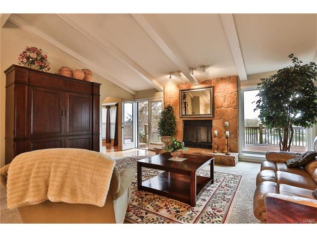 815 Butterfly Ln, Weldon Spring, MO 63304 photo 12