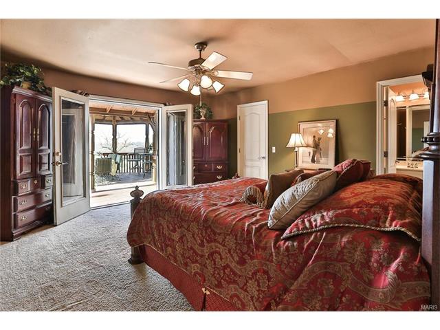 815 Butterfly Ln, Weldon Spring, MO 63304 photo 19