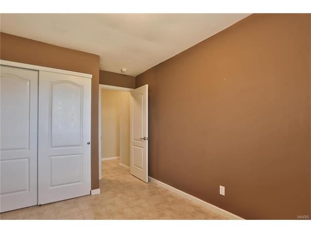 815 Butterfly Ln, Weldon Spring, MO 63304 photo 26