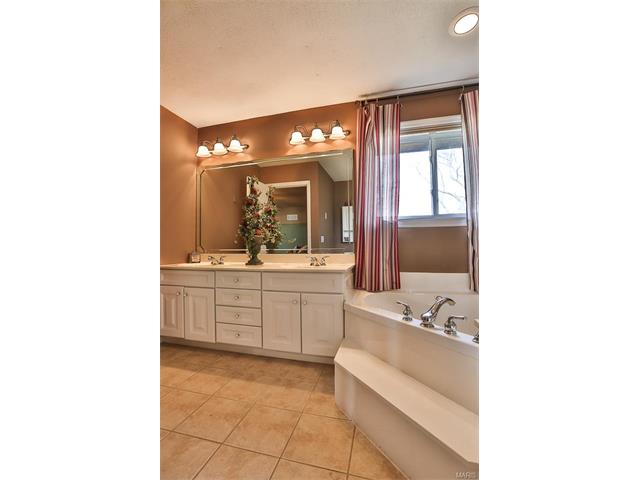 815 Butterfly Ln, Weldon Spring, MO 63304 photo 22