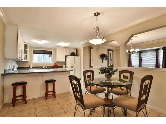815 Butterfly Ln, Weldon Spring, MO 63304 photo 13