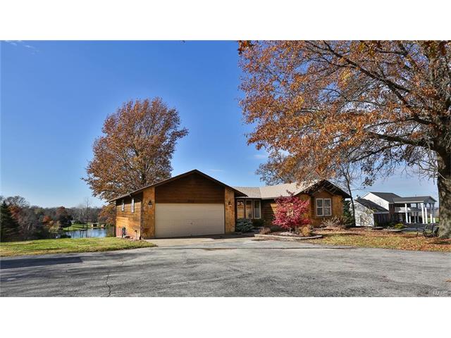 815 Butterfly Ln, Weldon Spring, MO 63304 photo 1