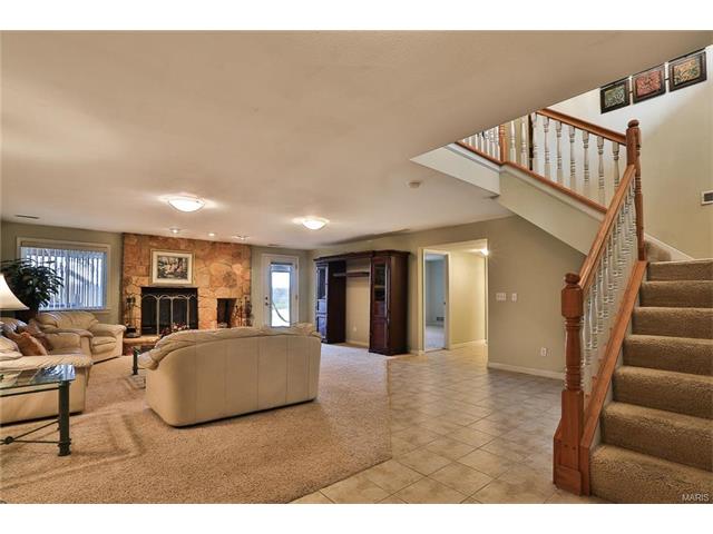 815 Butterfly Ln, Weldon Spring, MO 63304 photo 30
