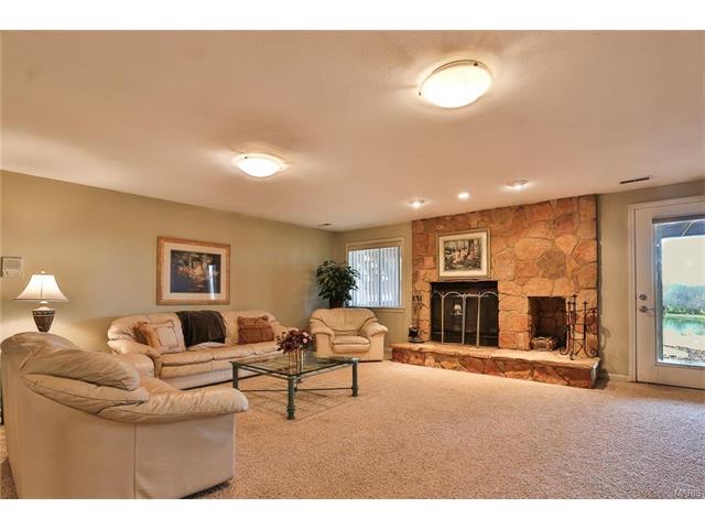 815 Butterfly Ln, Weldon Spring, MO 63304 photo 31