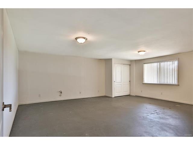 815 Butterfly Ln, Weldon Spring, MO 63304 photo 35