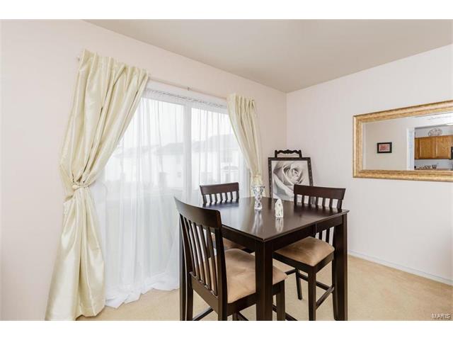 210 Tyndale Dr, O'fallon, MO 63366 photo 9