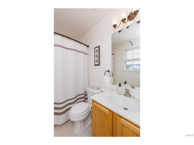 210 Tyndale Dr, O'fallon, MO 63366 photo 17