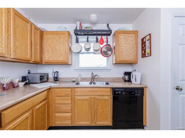 210 Tyndale Dr, O'fallon, MO 63366 photo 11