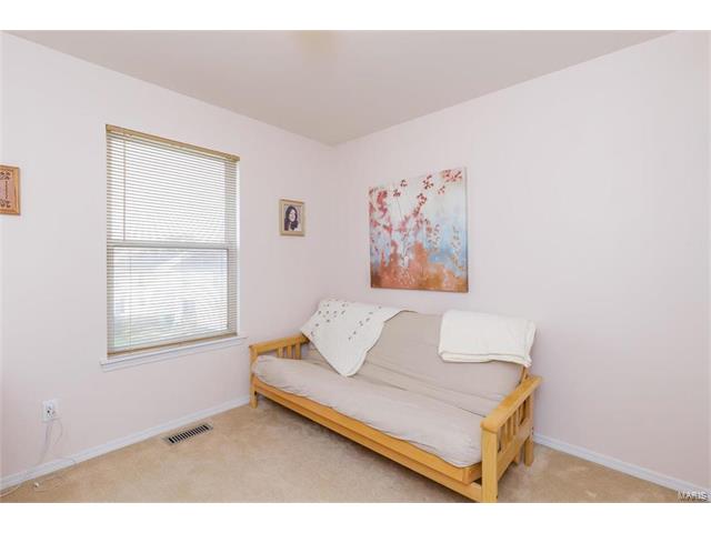210 Tyndale Dr, O'fallon, MO 63366 photo 16