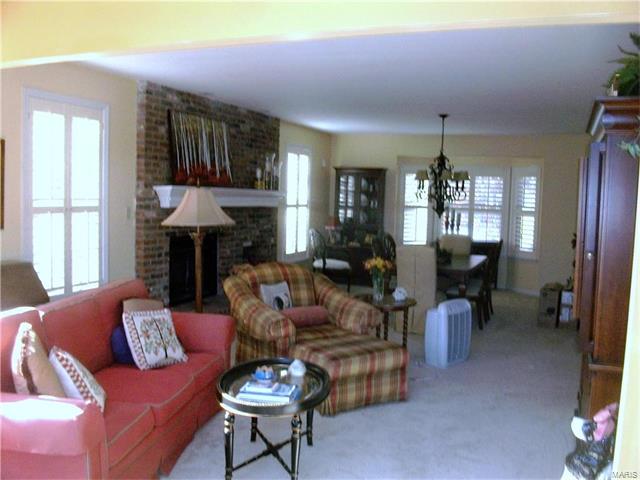 1300 Boly Ln, Ballwin, MO 63021 photo 11