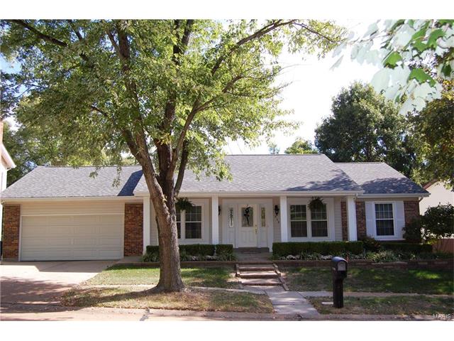 946 Gervas Dr, Ballwin, MO 63021 photo 1