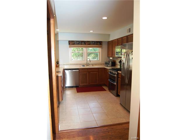 946 Gervas Dr, Ballwin, MO 63021 photo 7