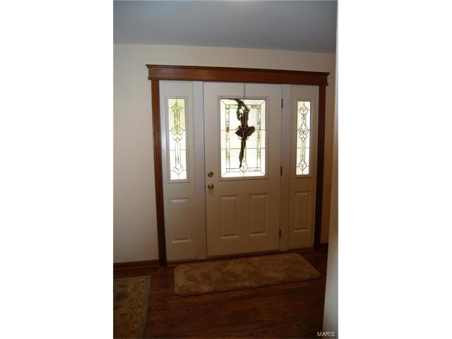 946 Gervas Dr, Ballwin, MO 63021 photo 2