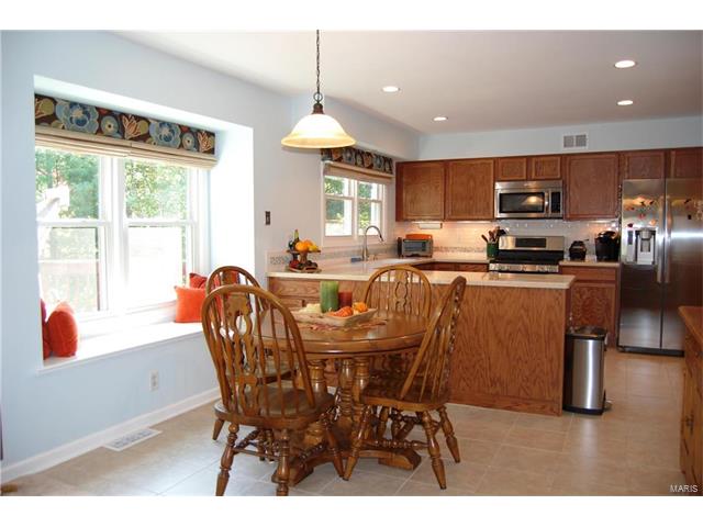 946 Gervas Dr, Ballwin, MO 63021 photo 6