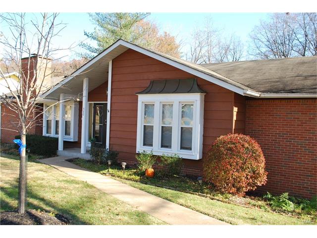 480 Graywood, Ballwin, MO 63011 photo 1