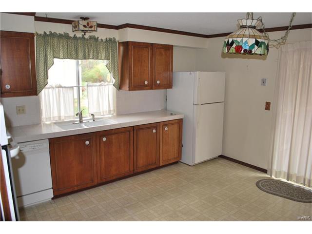 480 Graywood, Ballwin, MO 63011 photo 4