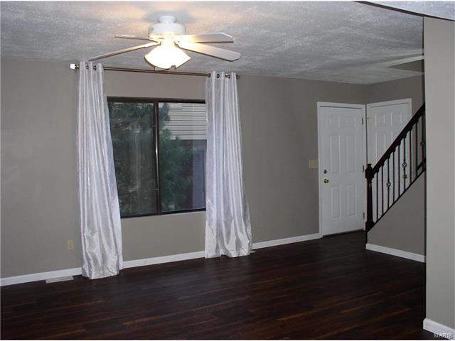 17 Megans Ct, O'fallon, MO 63366 photo 2