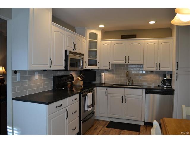 1352 Virginia Dr, Ellisville, MO 63011 photo 2