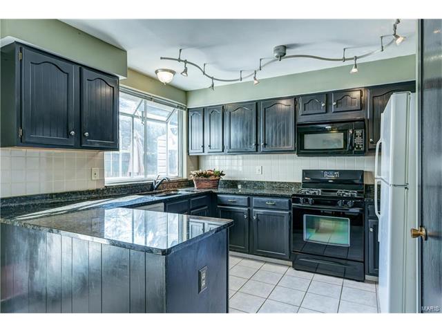 1340 Culpepper Ridge Dr, Ballwin, MO 63021 photo 11
