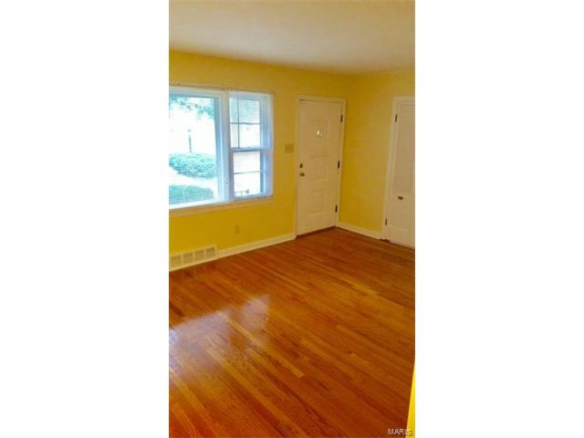 814 Bella Ln, Saint Louis, MO 63137 photo 4