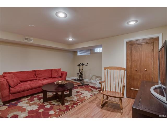 515 Purdue Ave, Saint Louis, MO 63130 photo 33