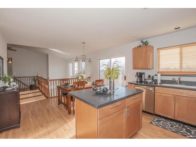 16 Royalltrail Ct, O'fallon, MO 63368 photo 3