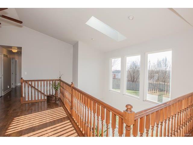 16 Royalltrail Ct, O'fallon, MO 63368 photo 8