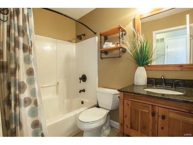 16 Royalltrail Ct, O'fallon, MO 63368 photo 12
