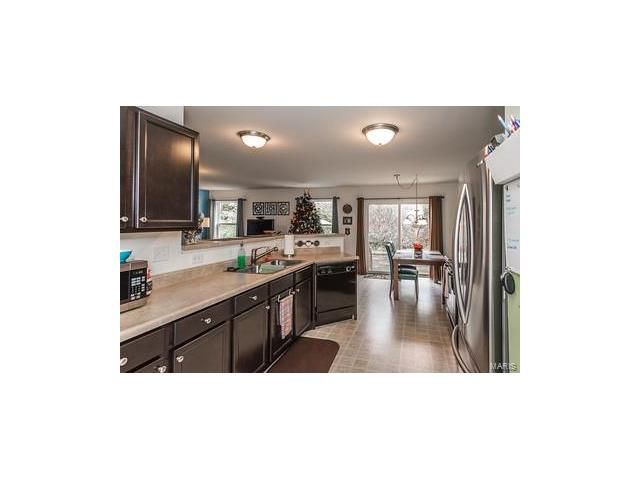 5607 Wavecrest Cir, Cottleville, MO 63304 photo 12