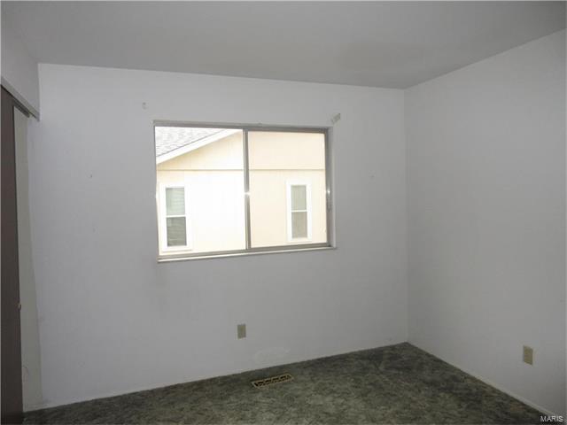 885 Parma, Ballwin, MO 63021 photo 5