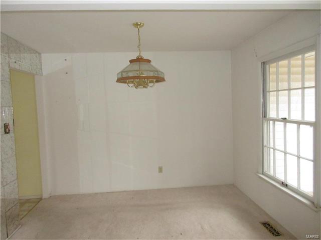 885 Parma, Ballwin, MO 63021 photo 7