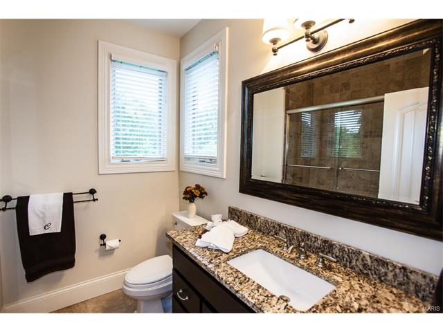 719 Dominion Dr, Saint Louis, MO 63131 photo 37