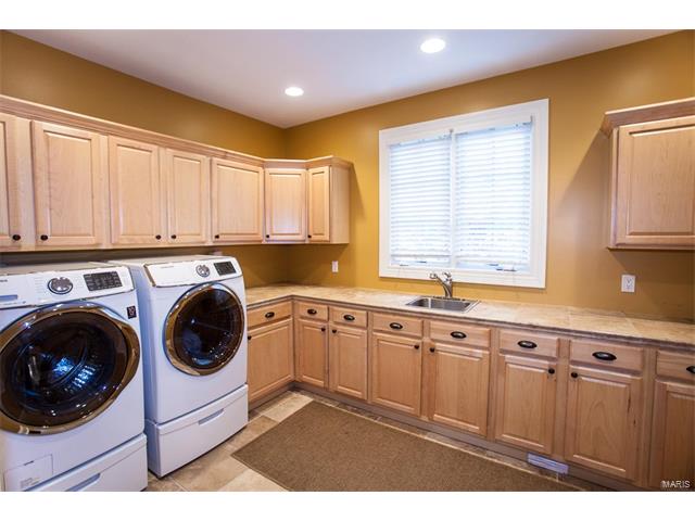 719 Dominion Dr, Saint Louis, MO 63131 photo 24