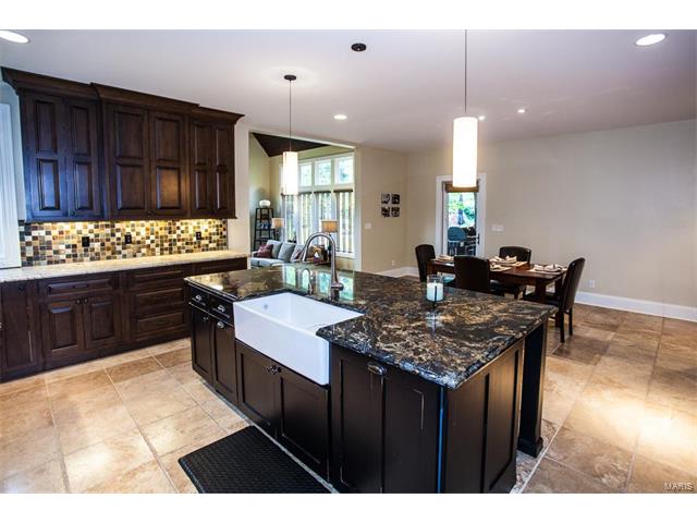 719 Dominion Dr, Saint Louis, MO 63131 photo 14