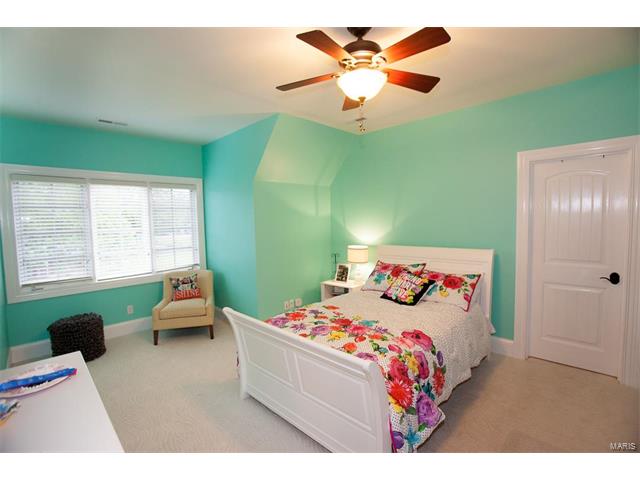 719 Dominion Dr, Saint Louis, MO 63131 photo 32