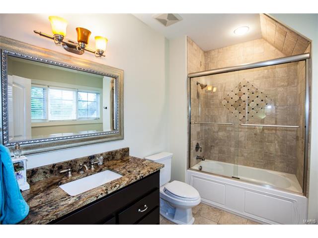 719 Dominion Dr, Saint Louis, MO 63131 photo 33