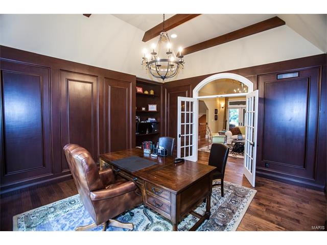 719 Dominion Dr, Saint Louis, MO 63131 photo 11