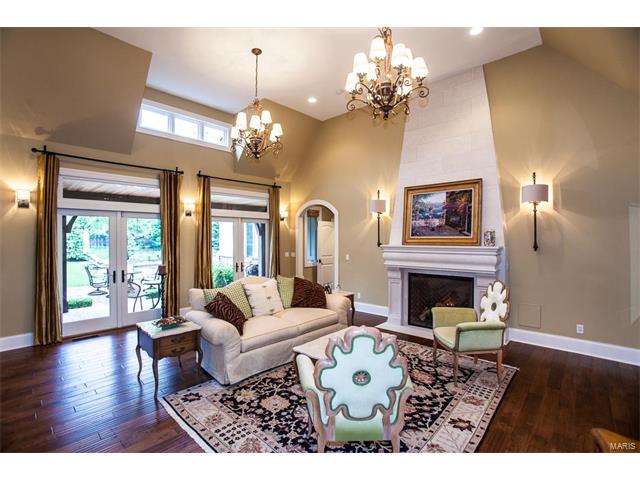 719 Dominion Dr, Saint Louis, MO 63131 photo 6
