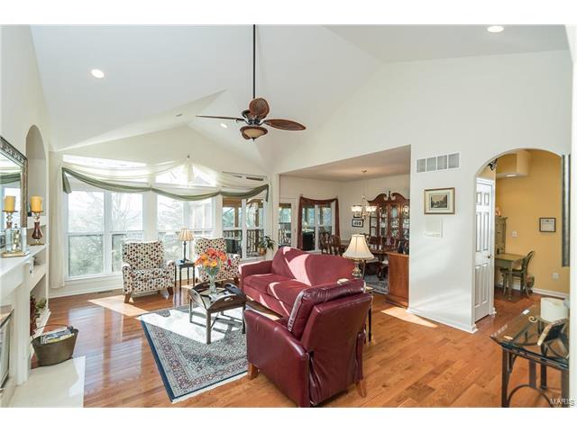 620 Bluffs View Ct, Eureka, MO 63025 photo 16