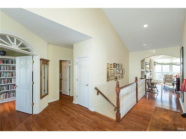 620 Bluffs View Ct, Eureka, MO 63025 photo 5