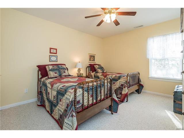 620 Bluffs View Ct, Eureka, MO 63025 photo 33