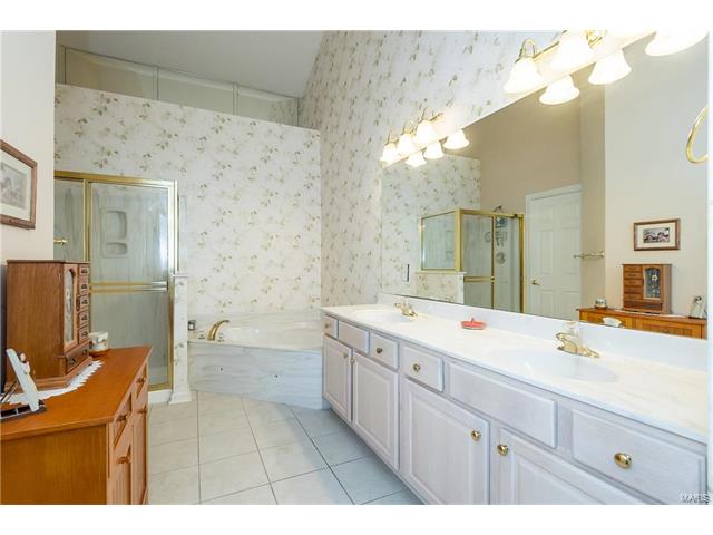 620 Bluffs View Ct, Eureka, MO 63025 photo 26