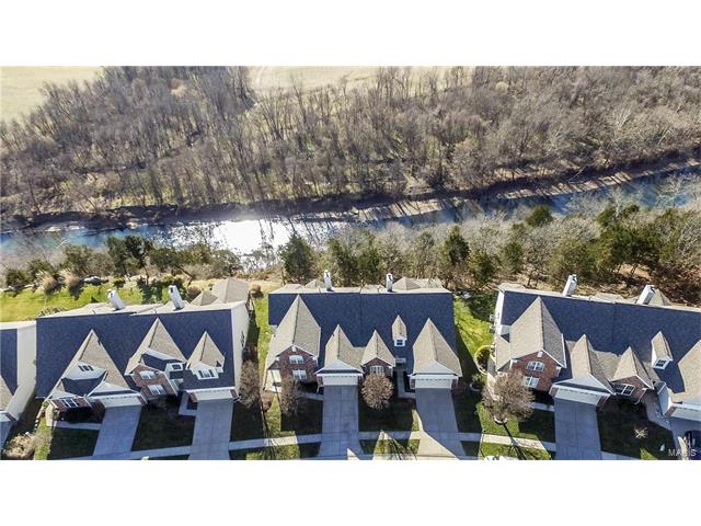 620 Bluffs View Ct, Eureka, MO 63025 photo 4