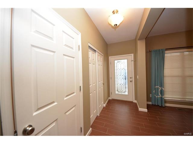923 Tower Pl, O'fallon, MO 63366 photo 2