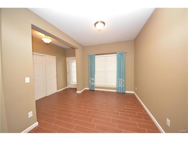 923 Tower Pl, O'fallon, MO 63366 photo 3