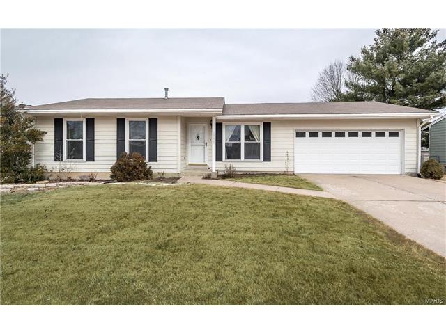 1353 Osage Meadows Dr, O'fallon, MO 63366 photo 1