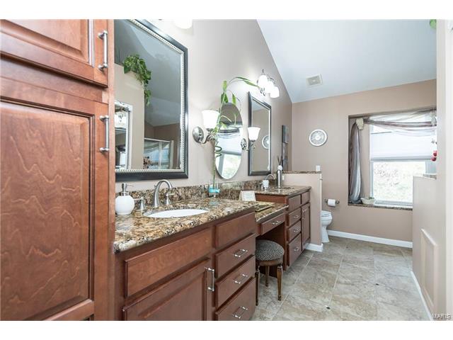16013 Acorn Vly, Ballwin, MO 63021 photo 19