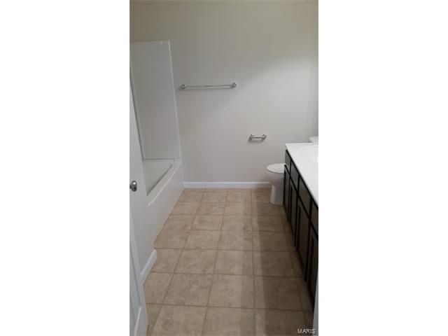 208 Flint Brook Dr, O'fallon, MO 63366 photo 13
