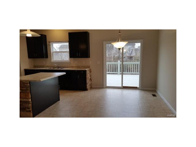 208 Flint Brook Dr, O'fallon, MO 63366 photo 2